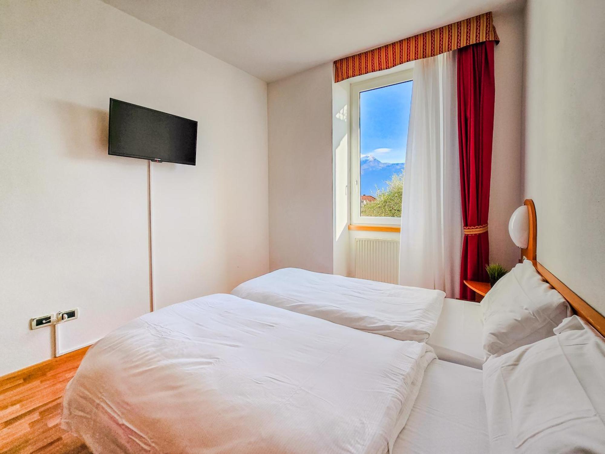 Aparthotel Englovacanze Riva del Garda Exterior foto